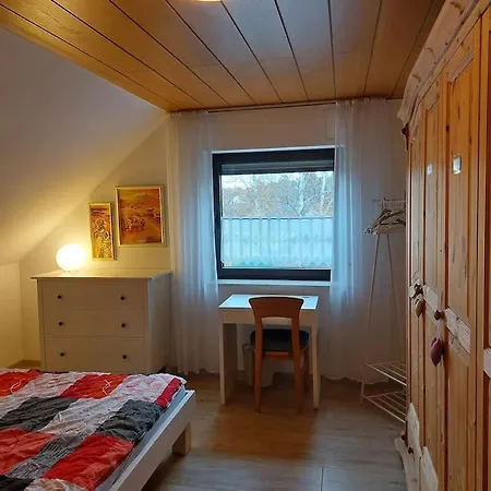 Apartment Grosse, Helle Mit Sonnigem Balkon