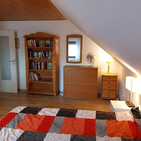 Grosse, Helle Mit Sonnigem Balkon شقة ميشرنيش