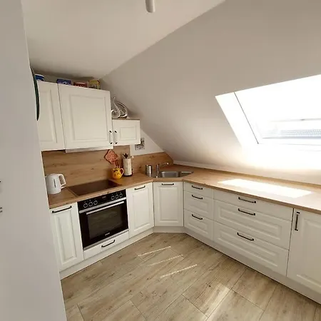 Grosse, Helle Mit Sonnigem Balkon شقة ميشرنيش