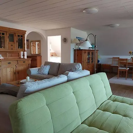 Grosse, Helle Mit Sonnigem Balkon شقة *