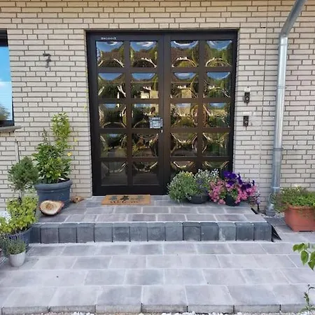 Grosse, Helle Mit Sonnigem Balkon Appartement