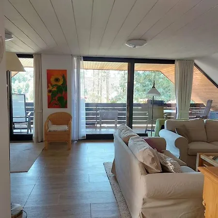 Apartment Grosse, Helle Mit Sonnigem Balkon